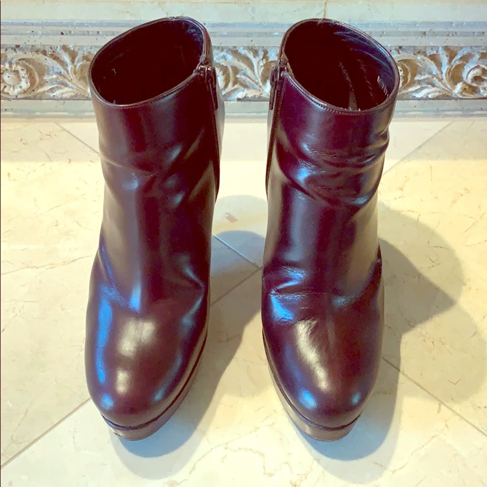 Stuart Weitzman Bootie